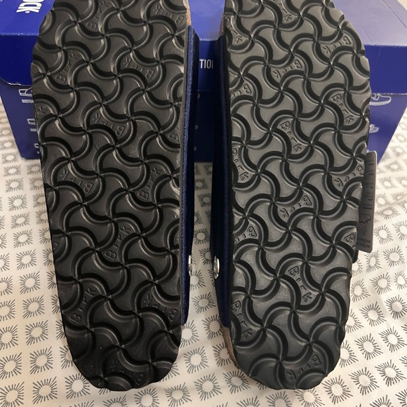 COPY - BIRKENSTOCK ARIZONA BIG BUCKLE RIVET LOGO MIDNIGHT VELVET SLIDES - Picture 3 of 4